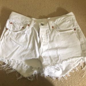 white levi shorts!